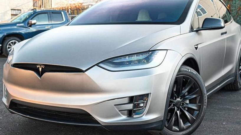 TESLA MODEL X 2019 5YJXCAE28KF186378 image